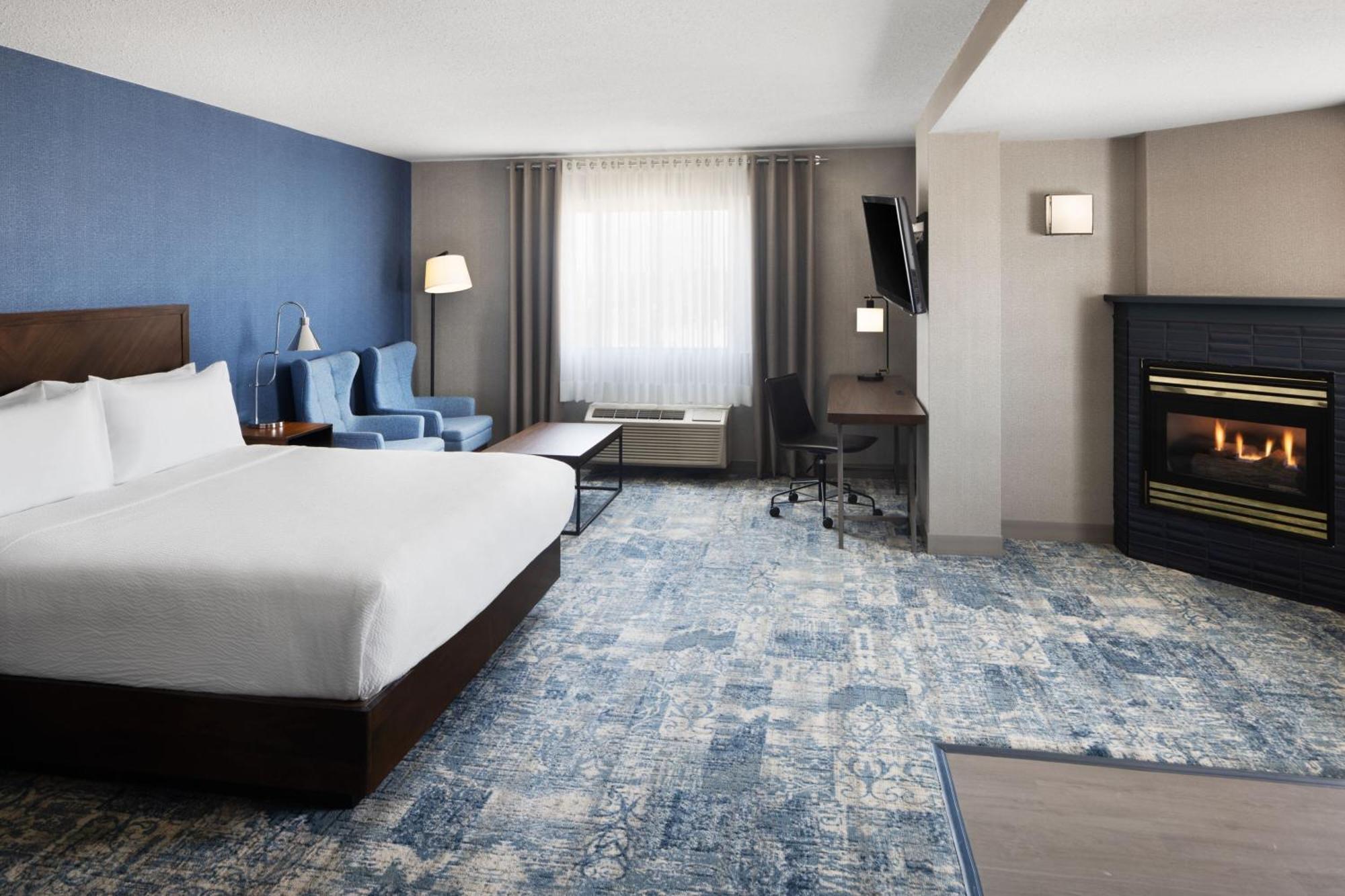 Four Points By Sheraton Edmonton South Exterior photo